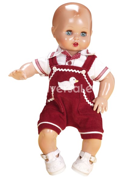 Muñecas Mariquita Perez Juanin Bebe de Mariquita Pérez 40cm JUANIN BEBE CONJUNTO CAMISA Y PETO BURDEOS