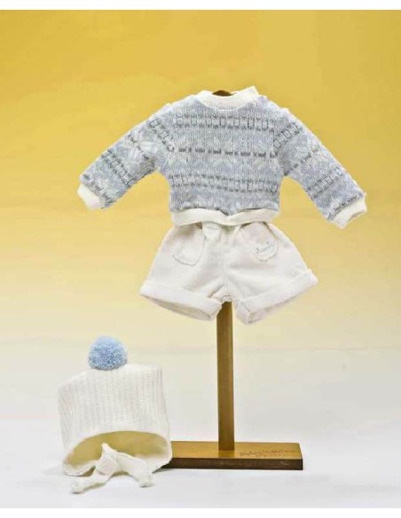 Along with pantalon corduroy and a sweater and a hat made of wool